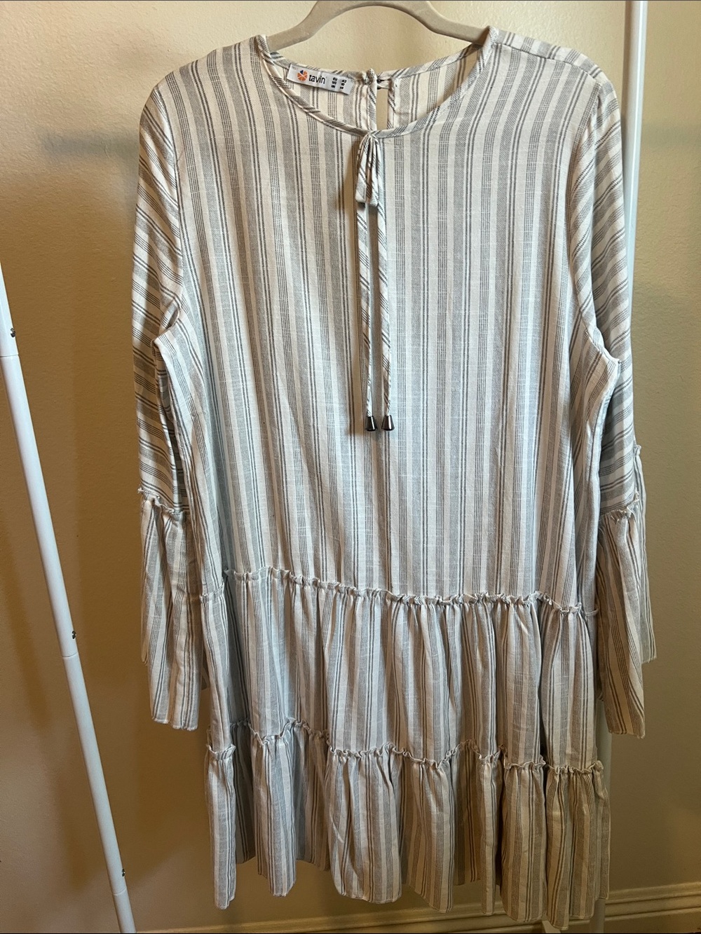 NWOT Striped Tiered Long Sleeve Tunic Dress - Cream and Gray